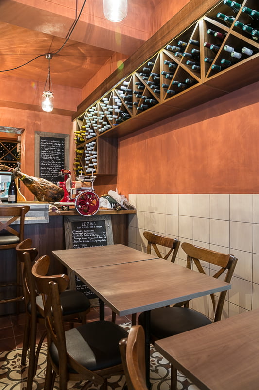 Implantation d'une salle de réception par Elégance au m2 pour ce bistrot provençal à Aix-en-Provence.